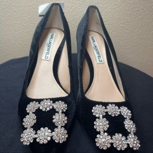 Karl Lagerfeld Black Suede Pumps